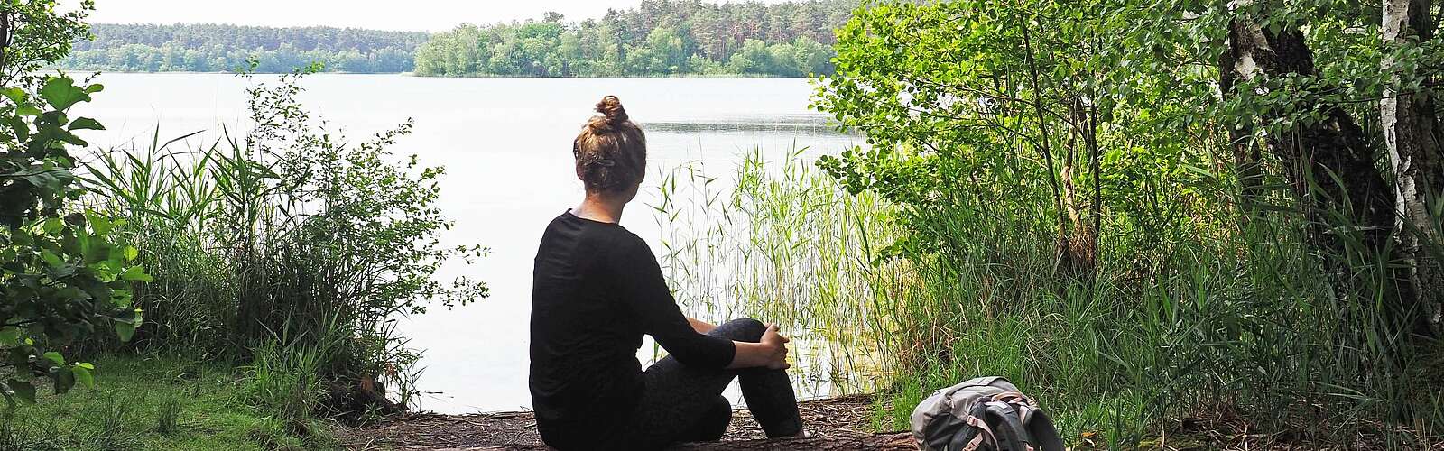 Wanderin am Wasser,
        
    

        Foto: TMB-Fotoarchiv/Kathrin Heckmann