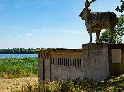 Tontaubenschießstand im Schlosspark Plaue