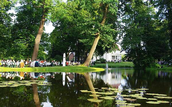 Konzert im Schlosspark Stechau