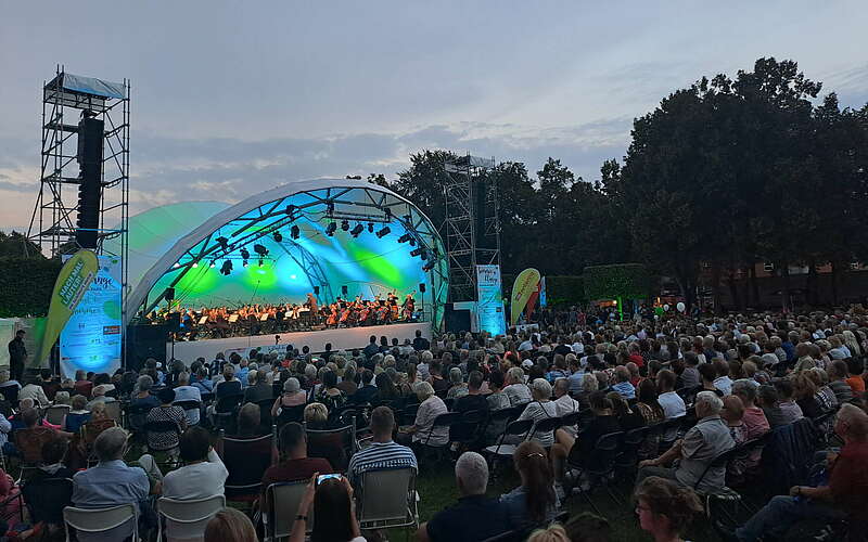 



        
            Klassik ohne Grenzen - Abschlusskonzert,
        
    

        Foto: Messe und Veranstaltungs GmbH/Martina Seidlitz
    