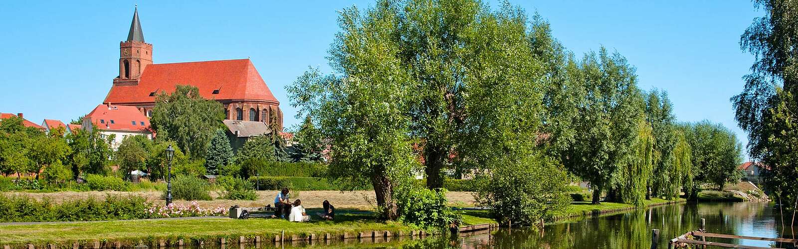 Blick auf Beeskow mit der Spree,
        
    

        
        
            Foto: Tibor Rostek