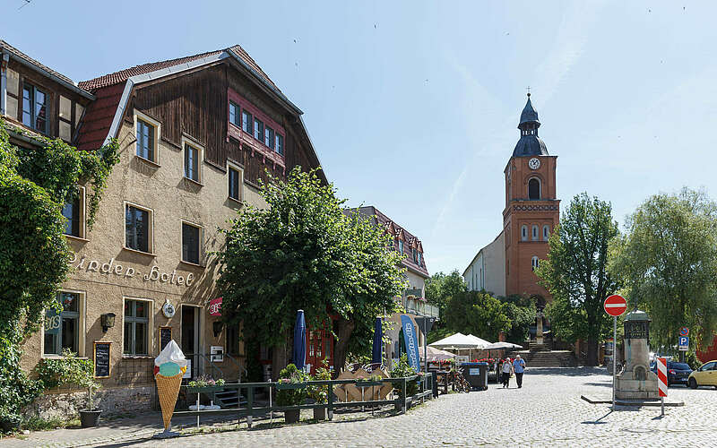 



        
            Marktplatz in Buckow,
        
    

        Foto: TMB-Fotoarchiv/Yorck Maecke
    