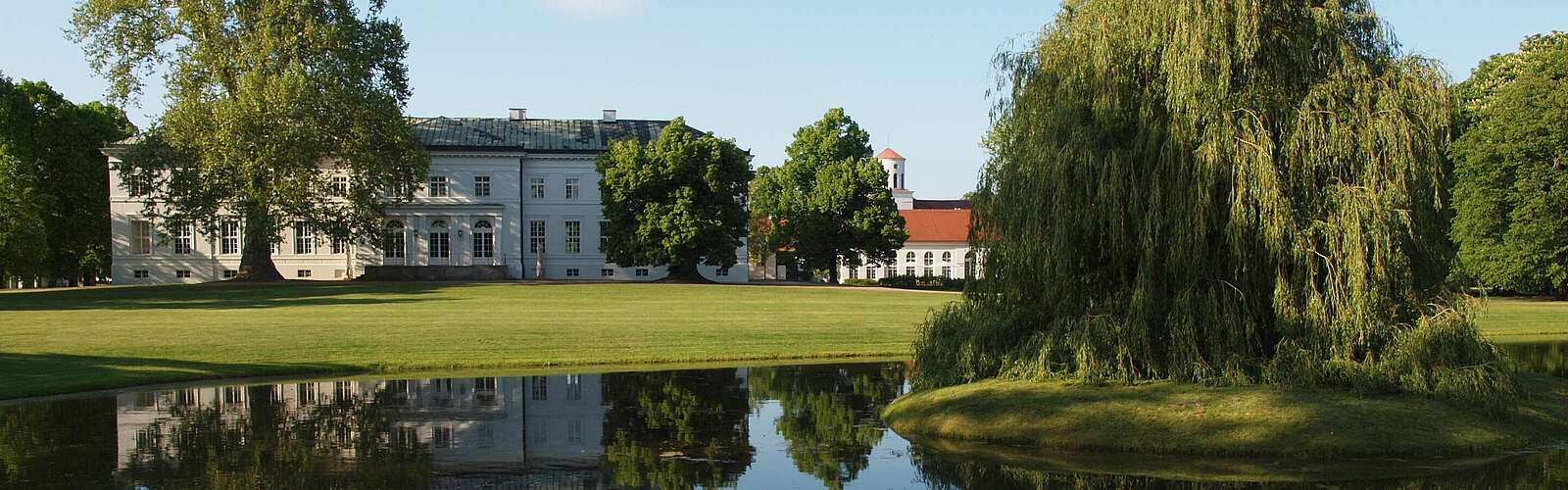 Schloss Neuhardenberg mit Parkanlage,
        
    

        
        
            Foto: Stefan Jacobs