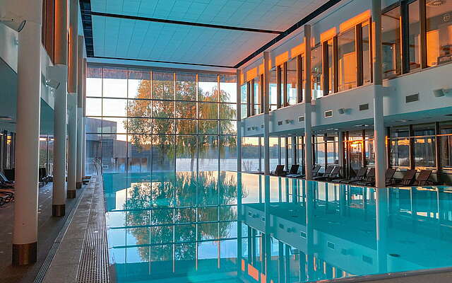 Innenbecken in der Therme