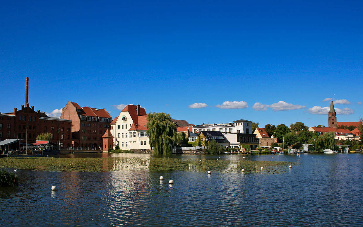 Wasserblick auf die Neustädtische Bucht in Brandenburg an der Havel