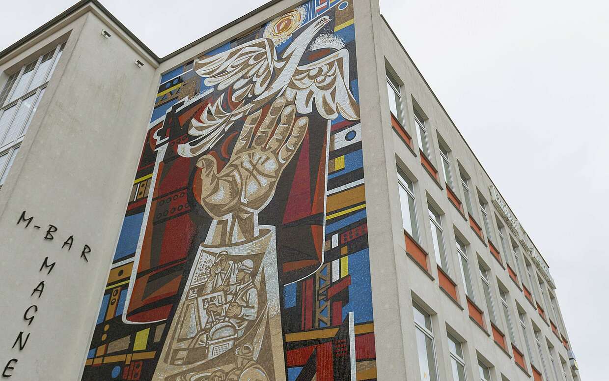 Womacka Wandmosaik Arbeit für den Frieden, ehem. Kaufhaus Magnet in Eisenhüttenstadt