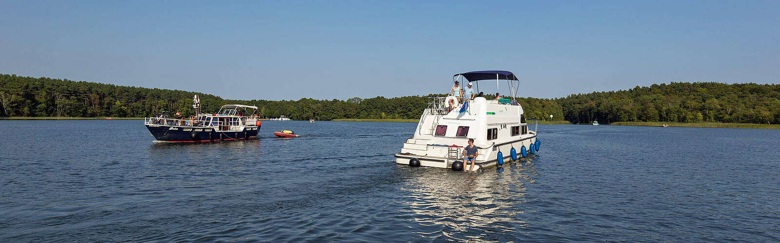 Hausboot bei Fürstenberg/Havel,
        
    

        Foto: TMB-Fotoarchiv/Yorck Maecke