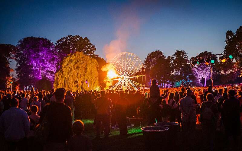 



        
            Neuhardenberg-Nacht 2019,
        
    

        Foto: Stiftung Schloss Neuhardenberg/Andreas Beetz
    