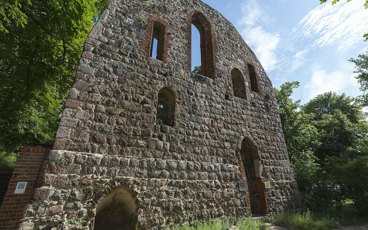 Vom Kloster sind nur noch wenige Ruinen verblieben.