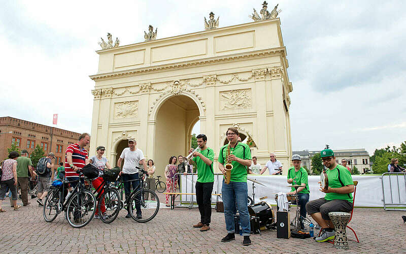 



        
            Fahrradkonzert Musikfestspiele Potsdam Sanssouci,
        
    

        Foto: Musikfestspiele Potsdam Sanssouci/Stefan Gloede
    