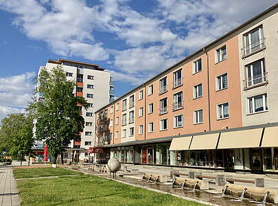 Wohngebäude mit Ladenzeile in Eisenhüttenstadt 