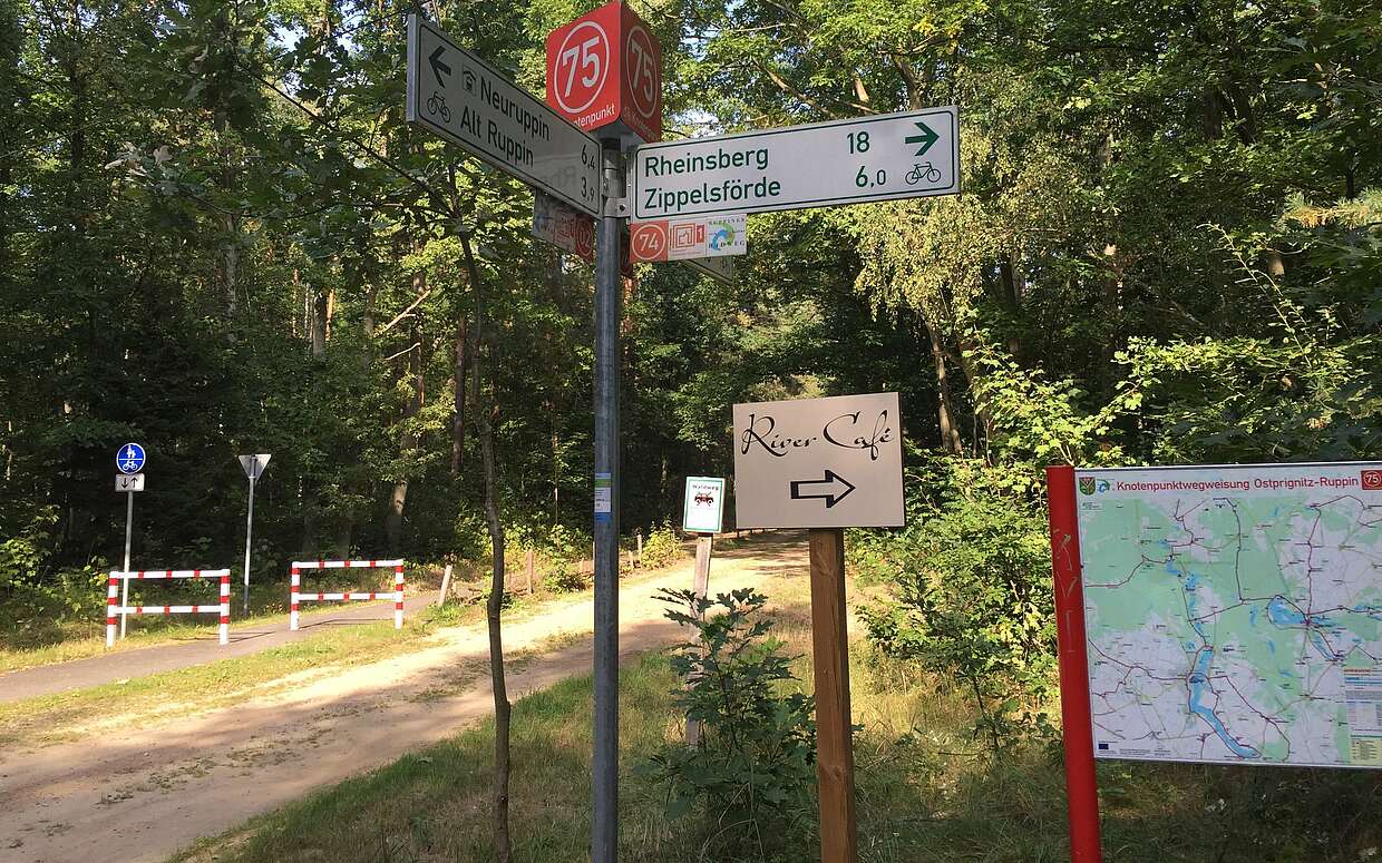 Wegweiser bei Molchow