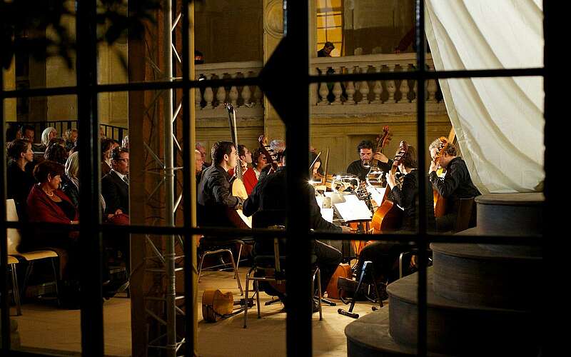 



        
            Musikfestspiele Potsdam Sanssouci, Konzert im Orangerieschloss,
        
    

        Foto: Musikfestspiele Potsdam Sanssouci/Stefan Gloede
    