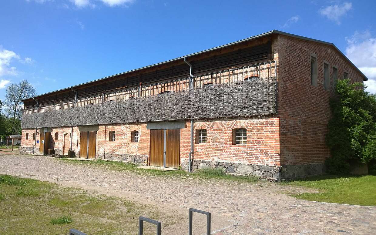 Nationalparkhaus in Criewen im ehemaligen Schafstall der Gutsanlage.