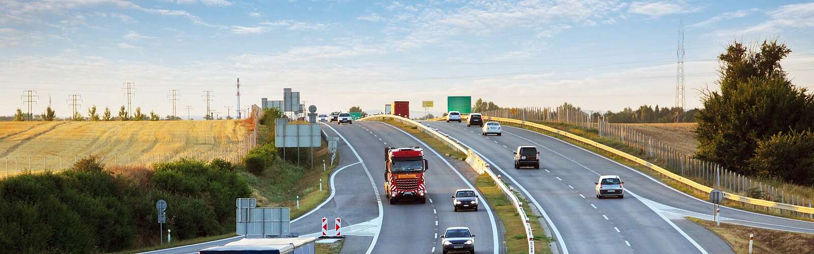 Autobahn,
        
    

        Foto: fotolia.de/TTstudio