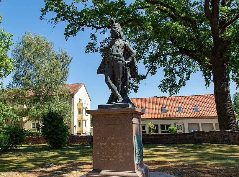 Hans-Joachim von Zieten Büste in Wustrau