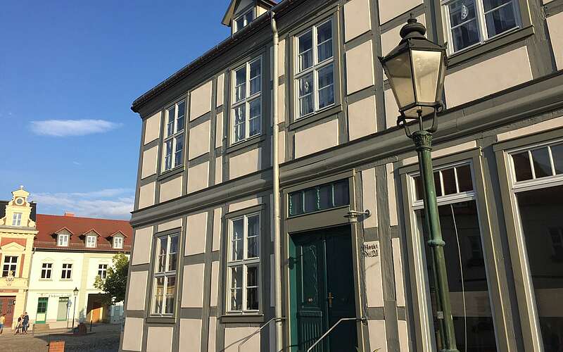 



        
            Fachwerkgebäude am Marktplatz Angermünde,
        
    

        Foto: TMB-Fotoarchiv/Steffen Lehmann
    