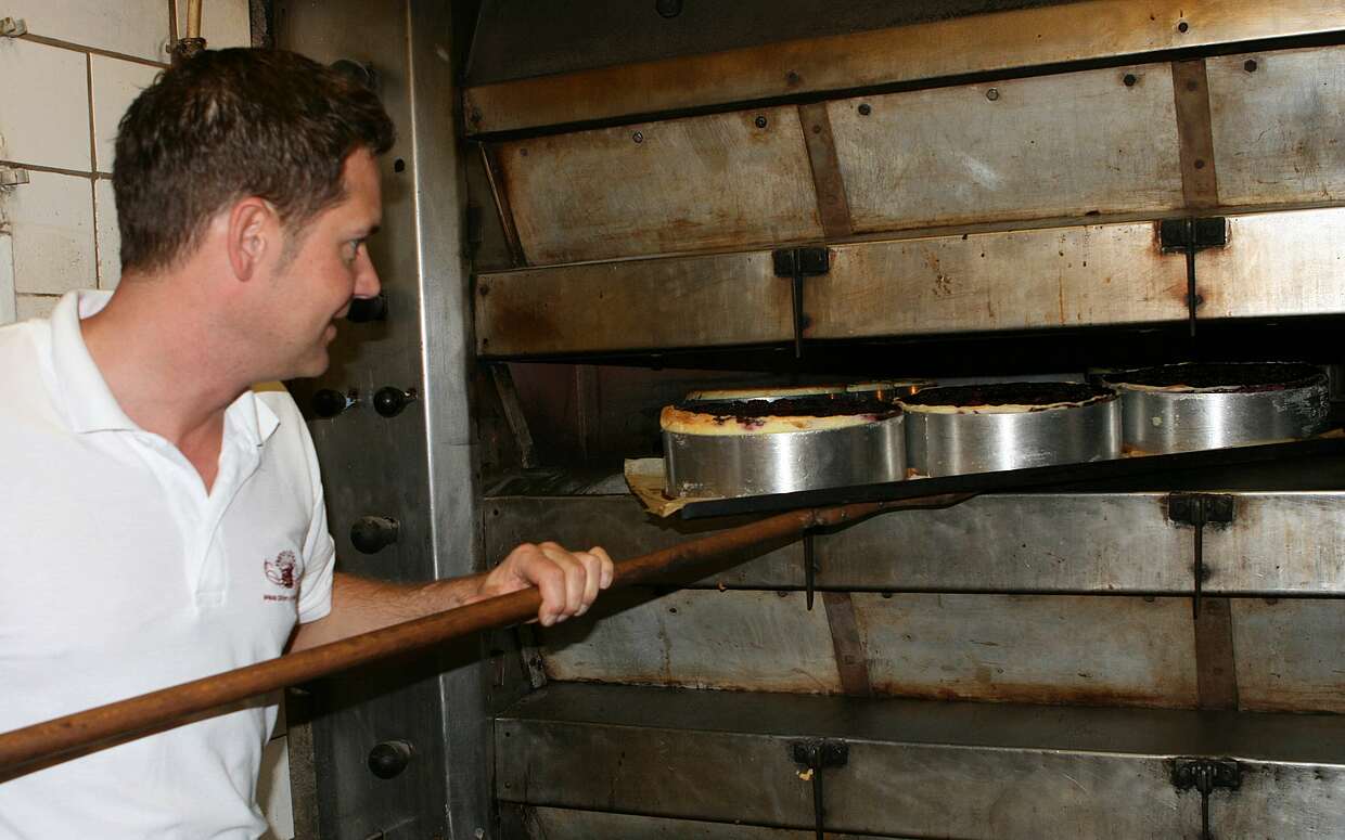 Traditionsreiches Backwerk: Käsetorten werden bei Bäcker Neuendorff schon in vierter Generation kreiert.