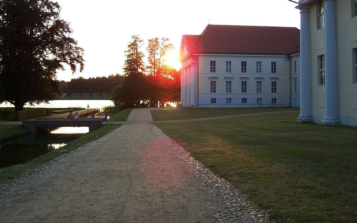 Sonnenuntergang am Schloss Rheinsberg