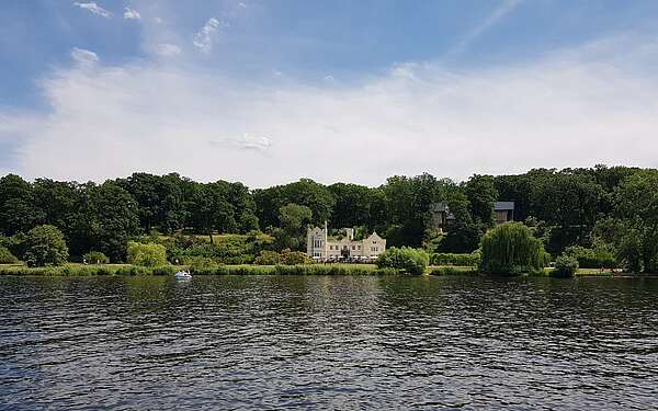 Blick auf das kleine Schloss