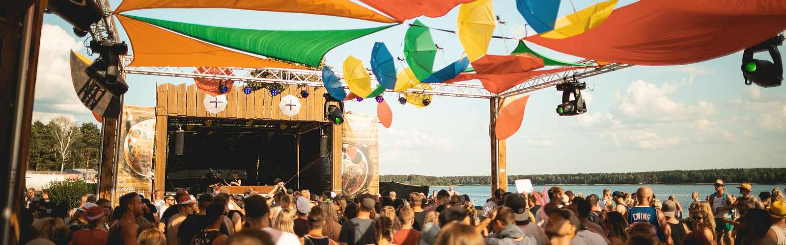 Strandterrasse auf dem Helene Beach Festival,
        
    

        Foto: Helene Beach Festival/BDX