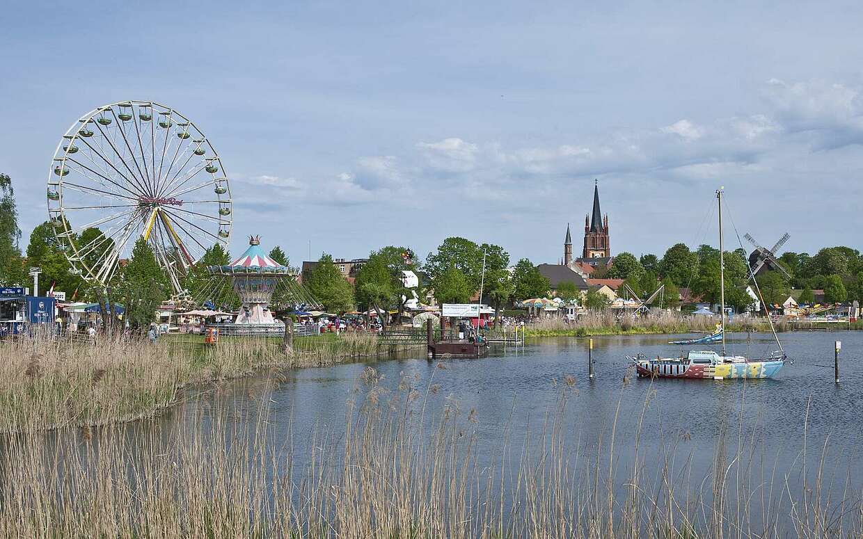 Das Baumblütenfest in Werder ist eines der größten Volksfeste in Deutschland.