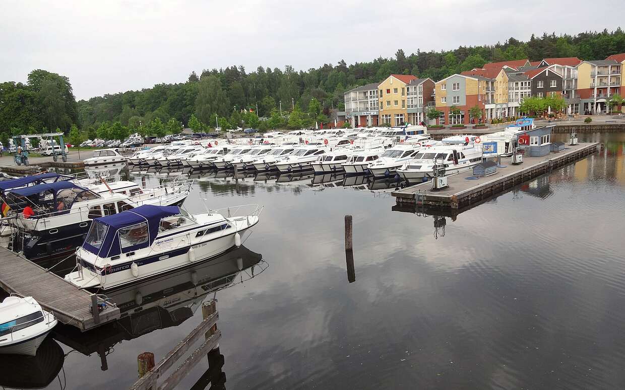 Das Ziel unseres Törns durch Brandenburg: die Marina Wolfsbruch