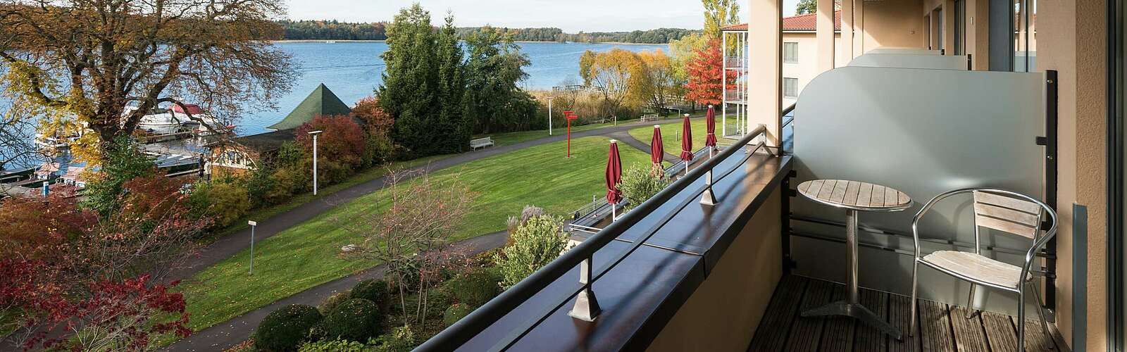 Blick vom HausRheinsberg über den Grienericksee,
        
    

        
            Foto: HausRheinsberg Hotel am See