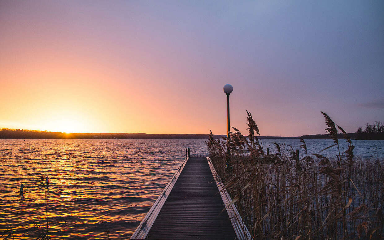 So muss der Start in einen Tag ausssehen: Sonnenaufgang am Scharmützelsee.