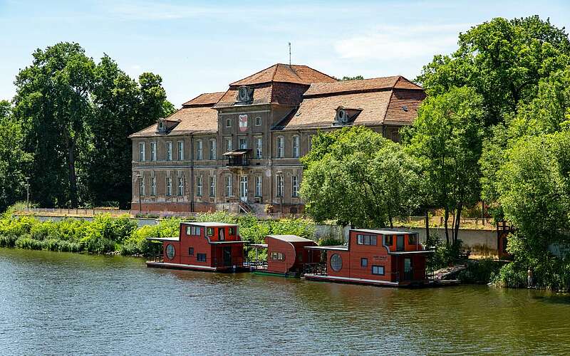 



        
            Schloss Plaue,
        
    

        Foto: TMB-Fotoarchiv/Steffen Lehmann
    