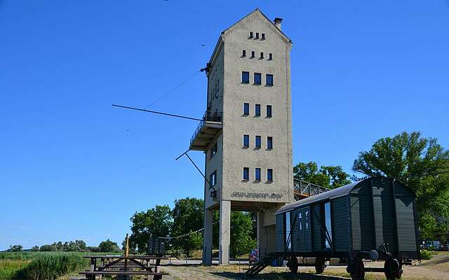 Verladeturm Hafen Groß Neuendorf