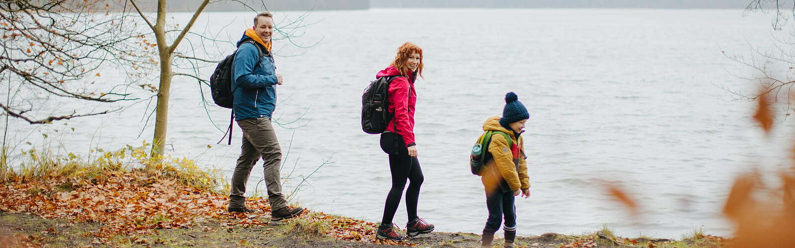 Familienwanderung am Stechlinsee,
        
    

        Foto: TMB-Fotoarchiv/Julia Nimke