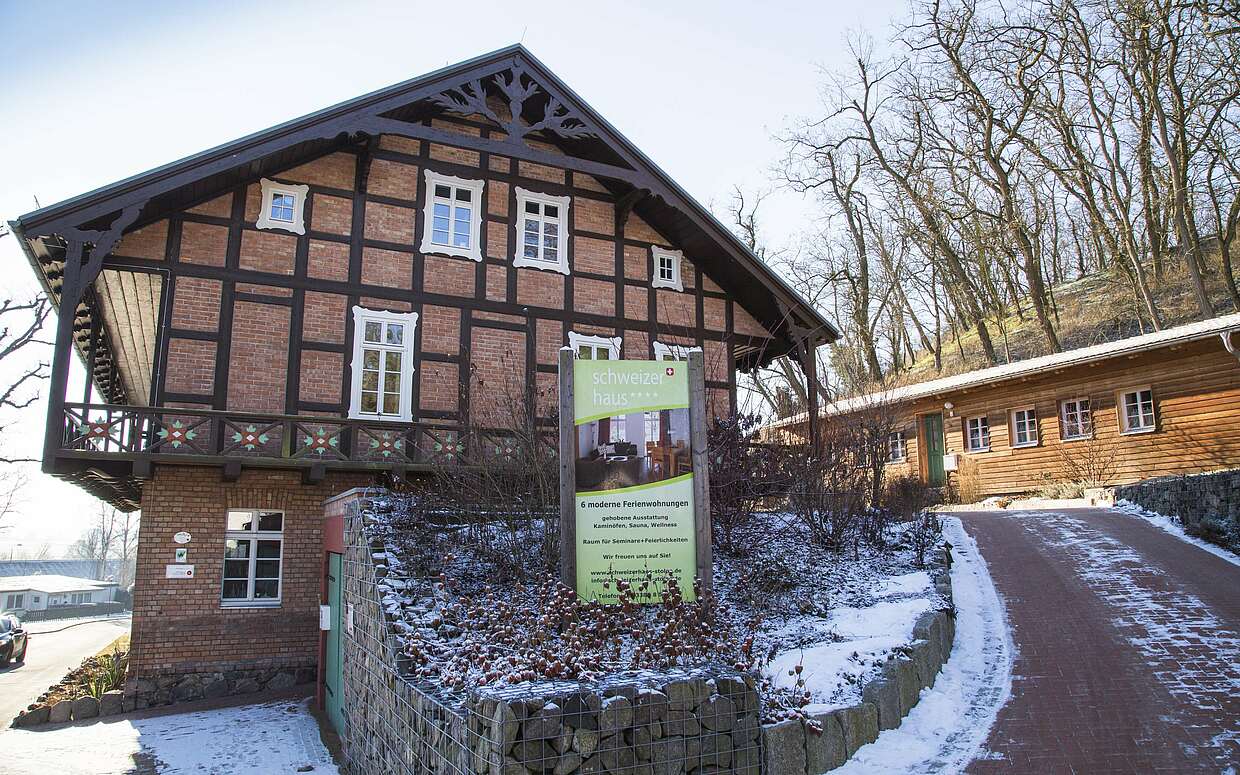 Hier fehlt nur das Alphorn: Schweizer Haus in Stolpe.
