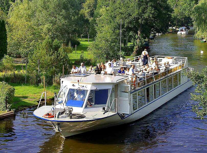 Schleusenfahrt entlang des Rhinufers Alt Ruppin
