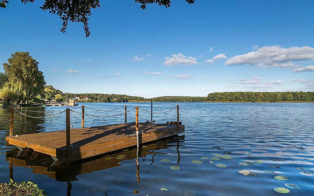 Floß auf dem Oberpfuhlsee