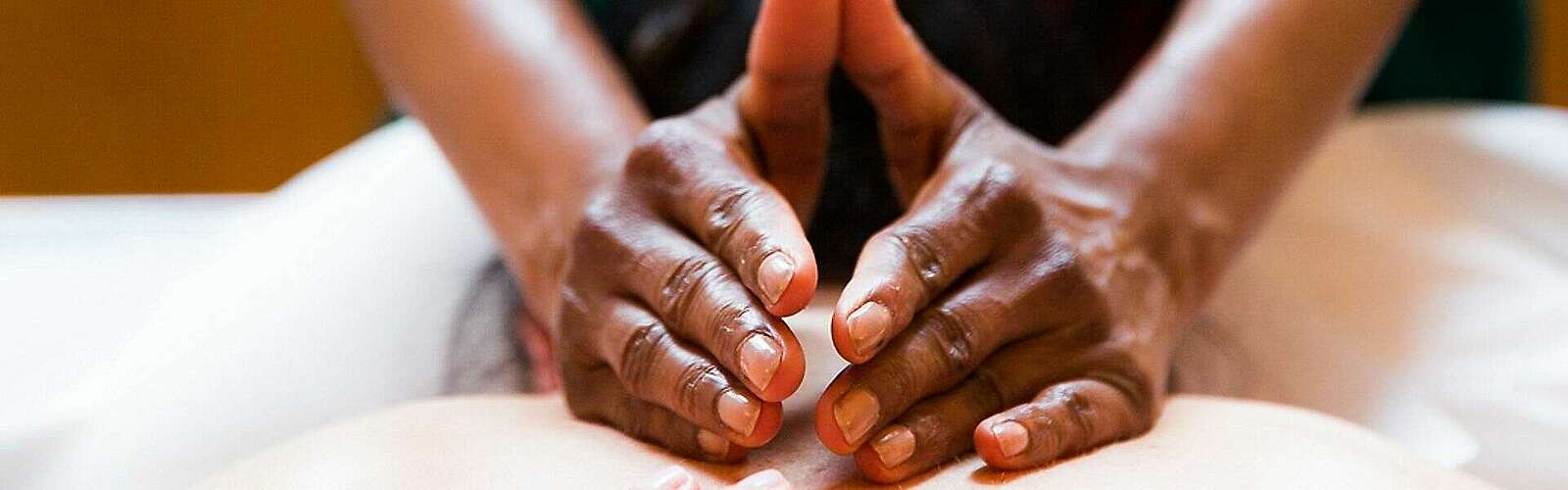 Ayurveda-Massage,
            
        
                Foto: Gut Klostermühle/Kein Urheber bekannt
