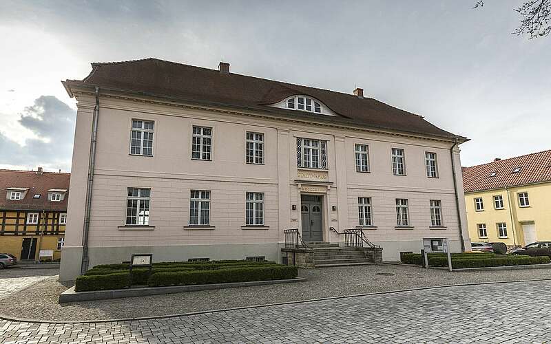 



    
        
                Altes Stadthaus Strausberg,
            
        
                Foto: TMB Tourismus-Marketing Brandenburg GmbH/Steffen Lehmann
            
    
