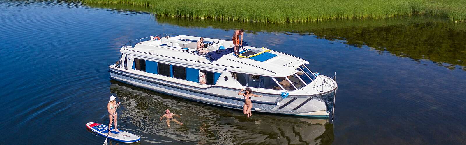 Hausbooturlaub mit Le Boat an der Fürstenberger Seenkette,
            
        
                Foto: Le Boat c/o Crown Blue Line GmbH/Holger Leue