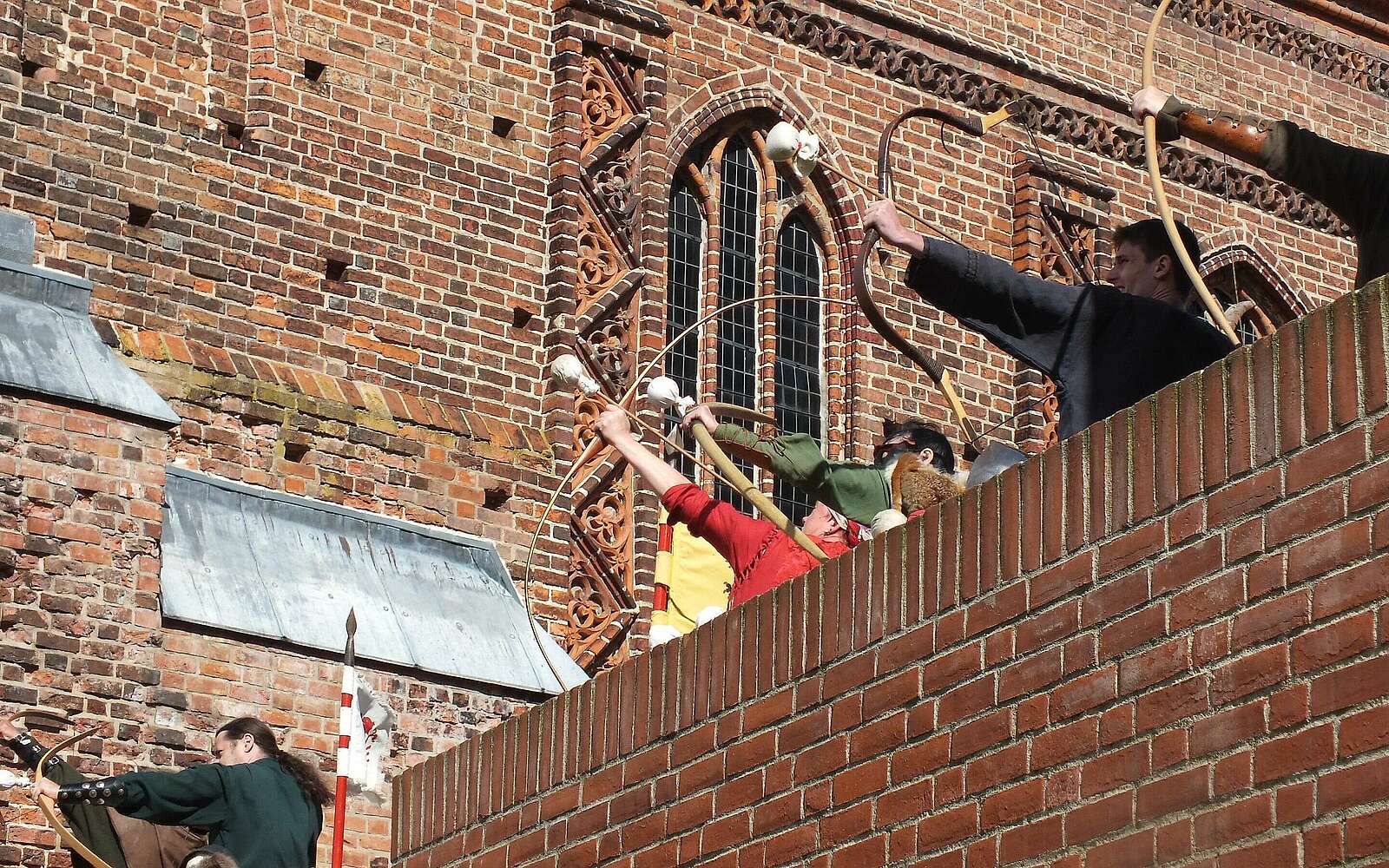 Bogenschießen auf dem Ritterfest Burg Ziesar