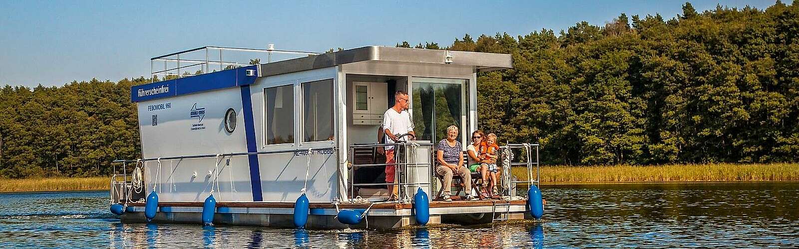 Ferien auf dem Wasser im Febomobil,
            
        
                Foto: Kuhnle Tours/Kein Urheber bekannt