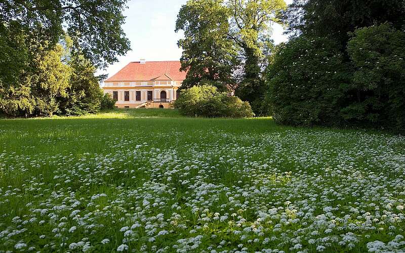 



    
        
                Schloss Caputh mit Parkanlage,
            
        
                Foto: TMB Tourismus-Marketing Brandenburg GmbH/Kein Urheber bekannt
            
    
