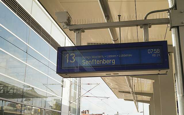 Anzeige auf Bahnhof Ostkreuz