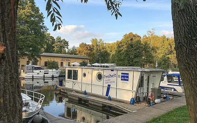 Barrierefreie Hausboottour mit dem Febomobil im Ruppiner Seenland