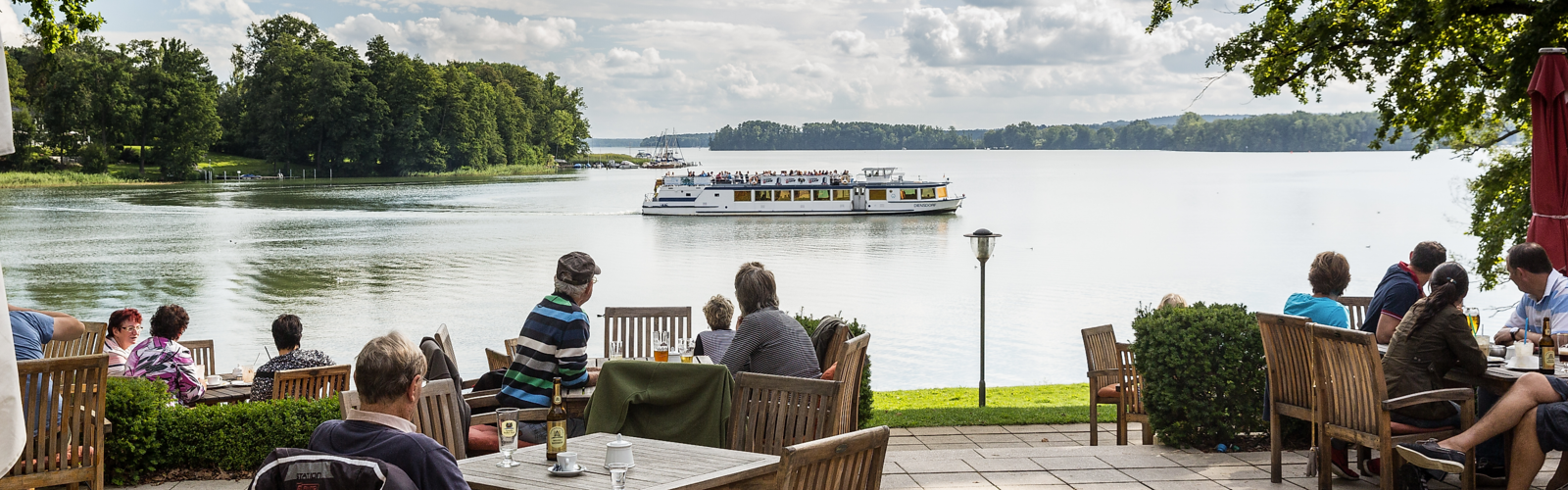 Blick vom Park-Café in Bad Saarow auf den Scharmützelsee,
            
        
                Foto: TMB Tourismus-Marketing Brandenburg GmbH/Yorck Maecke
