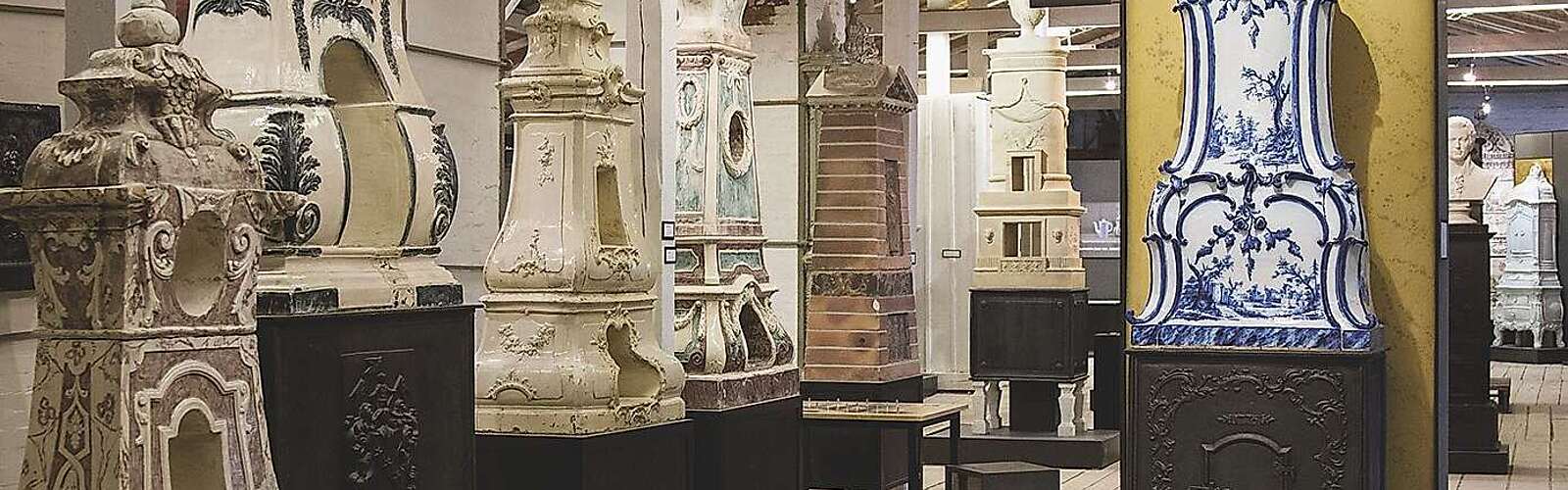 Blick in das Ofen- und Keramikmuseum mit Stockelsdorfer Ofen