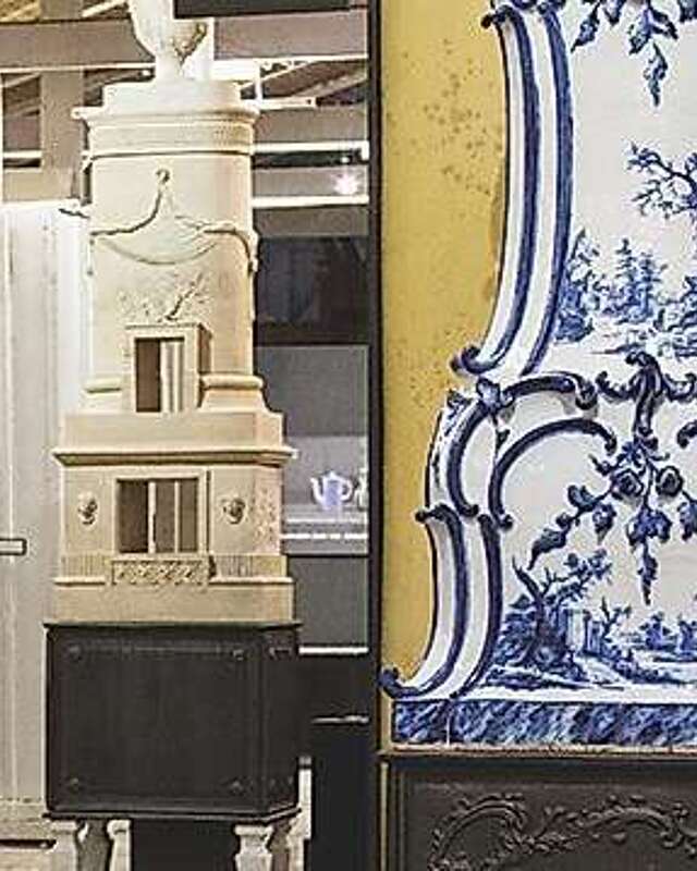 Blick in das Ofen- und Keramikmuseum mit Stockelsdorfer Ofen