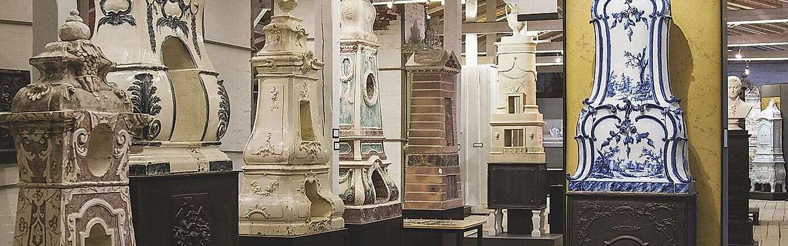 Blick in das Ofen- und Keramikmuseum mit Stockelsdorfer Ofen