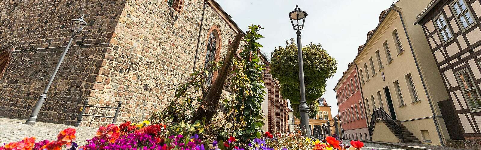 An der Stadtpfarrkirche Beelitz,
            
        
                Foto: TMB Tourismus-Marketing Brandenburg GmbH/Steffen Lehmann
