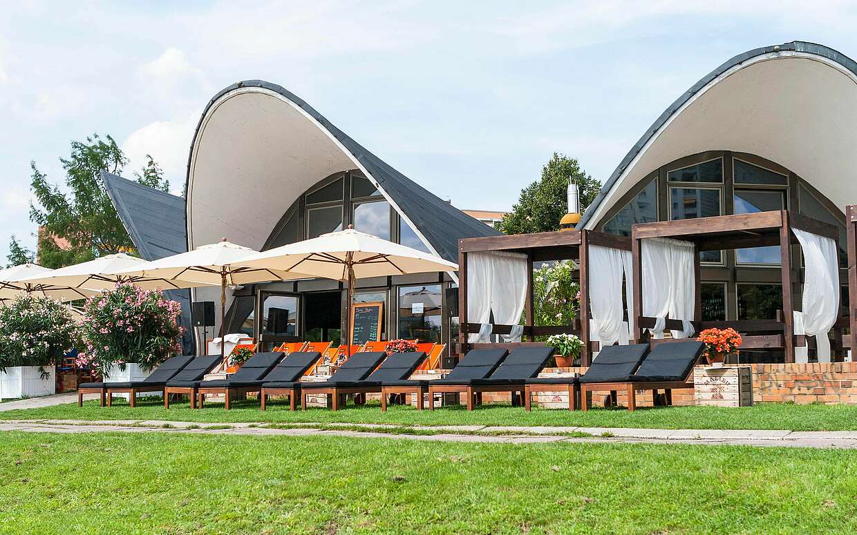 Strandflair an der Havelbucht: Das Café Seerose in Potsdam.