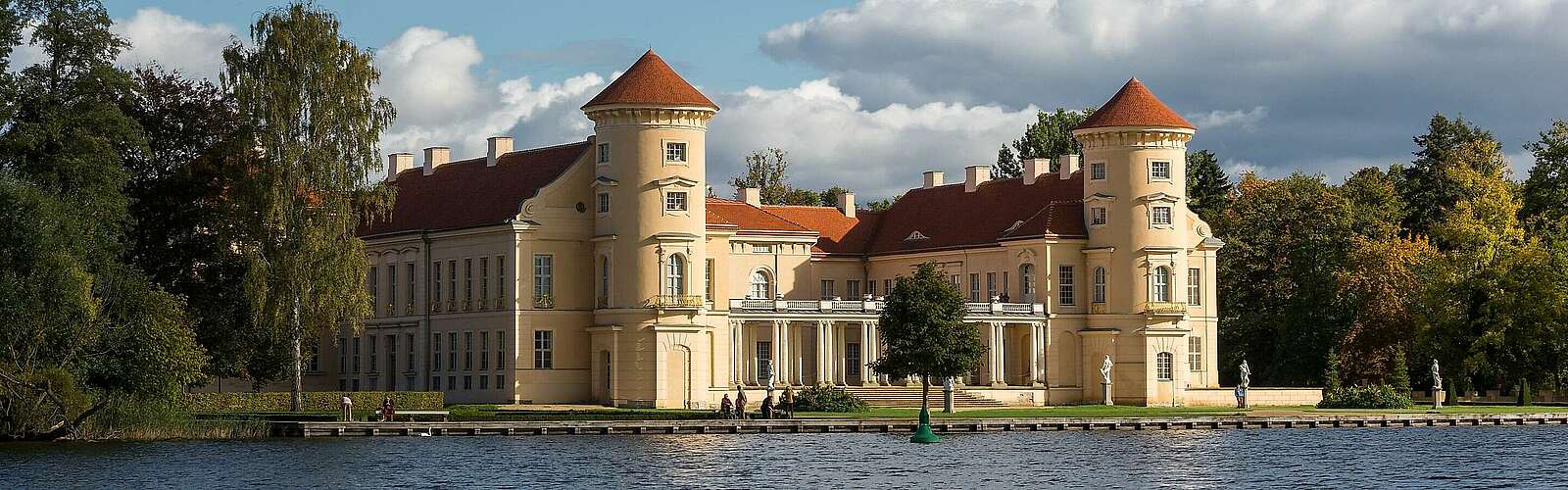Schloss Rheinsberg,
            
        
                Foto: TMB Tourismus-Marketing Brandenburg GmbH/Yorck Maecke
